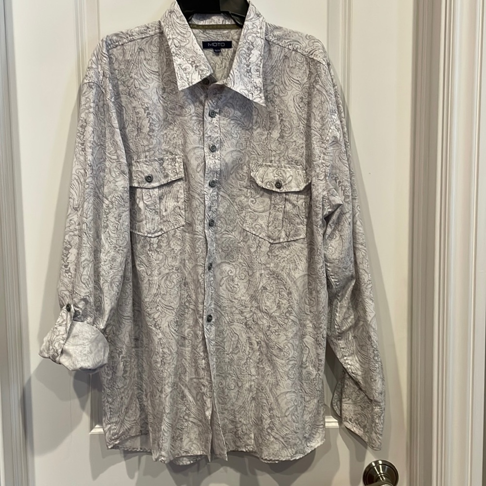 Men’s double extra large button up shirt.